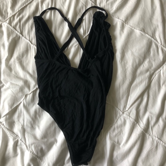 Deep V and cross back Bodysuit - Picture 2 of 2
